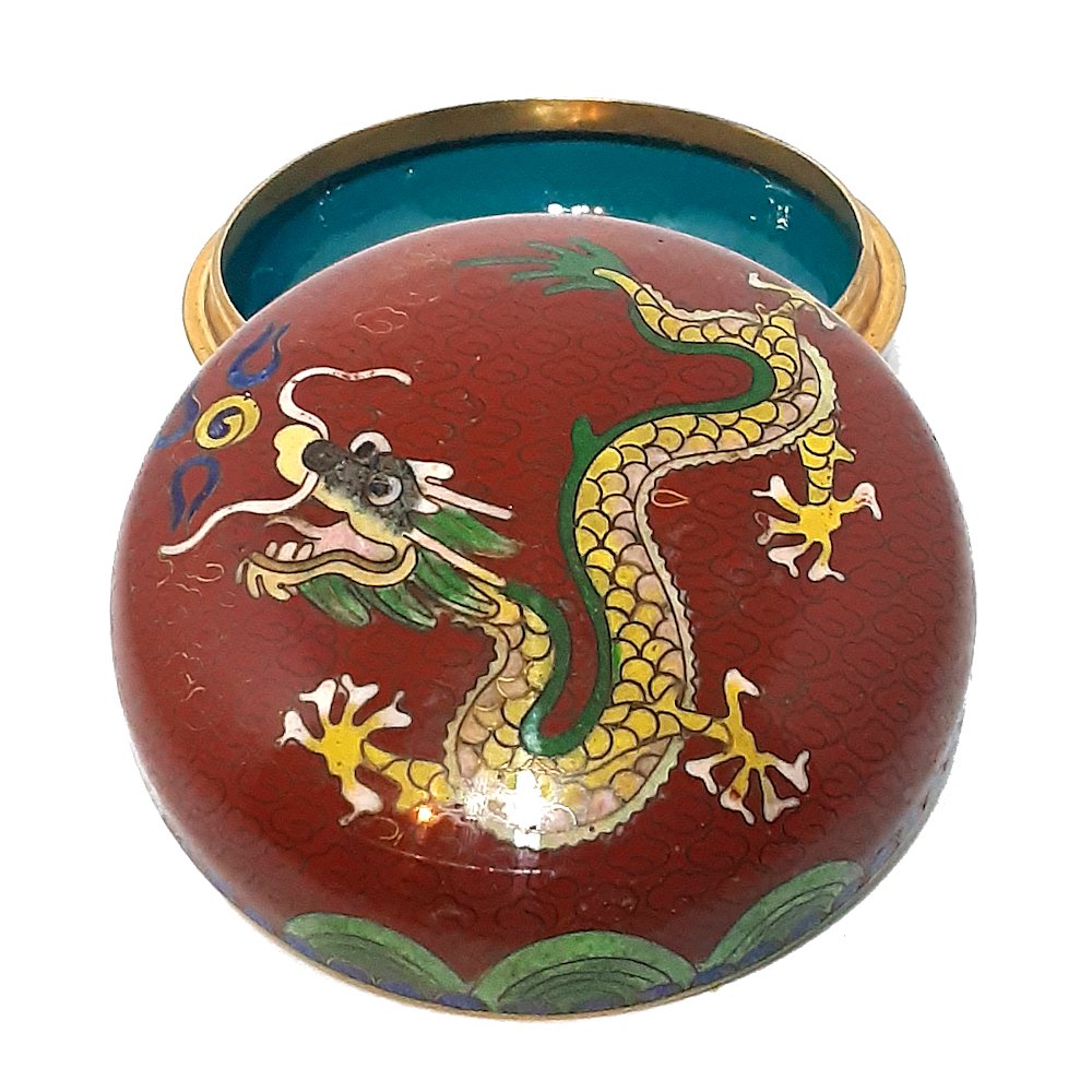 EXCELLENT CHINESE IMPERIAL DRAGON CLOISONNE BOX: THE ROUND BOX SO BEAUTIFULLY MADE WITH FINE DETAIL FEATURING AN IMPERIAL DRAGON. THE BACKGROUND COLOR IS MAROON. 3 INCHES IN DIAMETER.