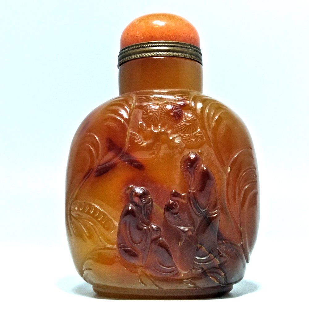VERY FINE CARVED CHINESE AGATE SNUFF BOTTLE ELDERS (1 of 8)