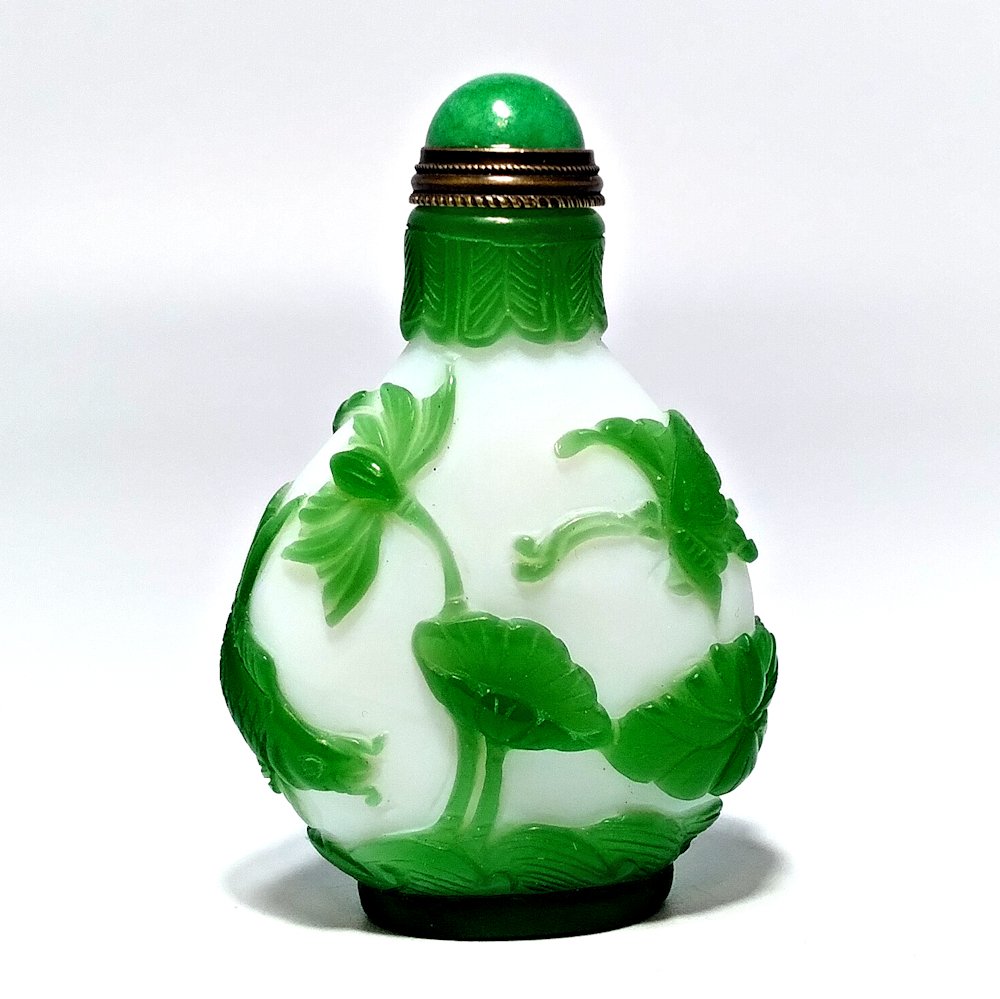 FINE CHINESE PEKING GLASS SNUFF BOTTLE FISH DRAGONFLY (1 of 7)