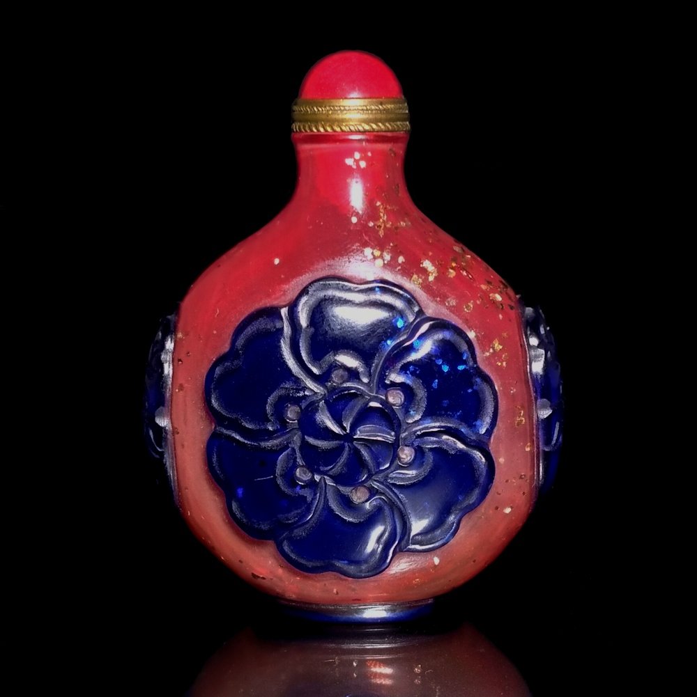 FINE PEKING GLASS SNUFF BOTTLE RED GOLD FLECKED LOTUS (1 of 7)