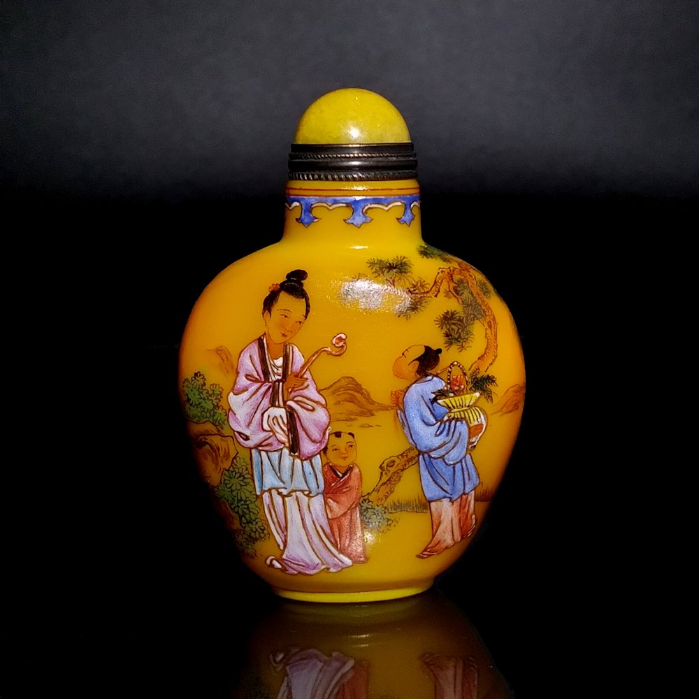 CHINESE ENAMEL YELLOW  GLASS SNUFF BOTTLE IMPERIAL (1 of 8)