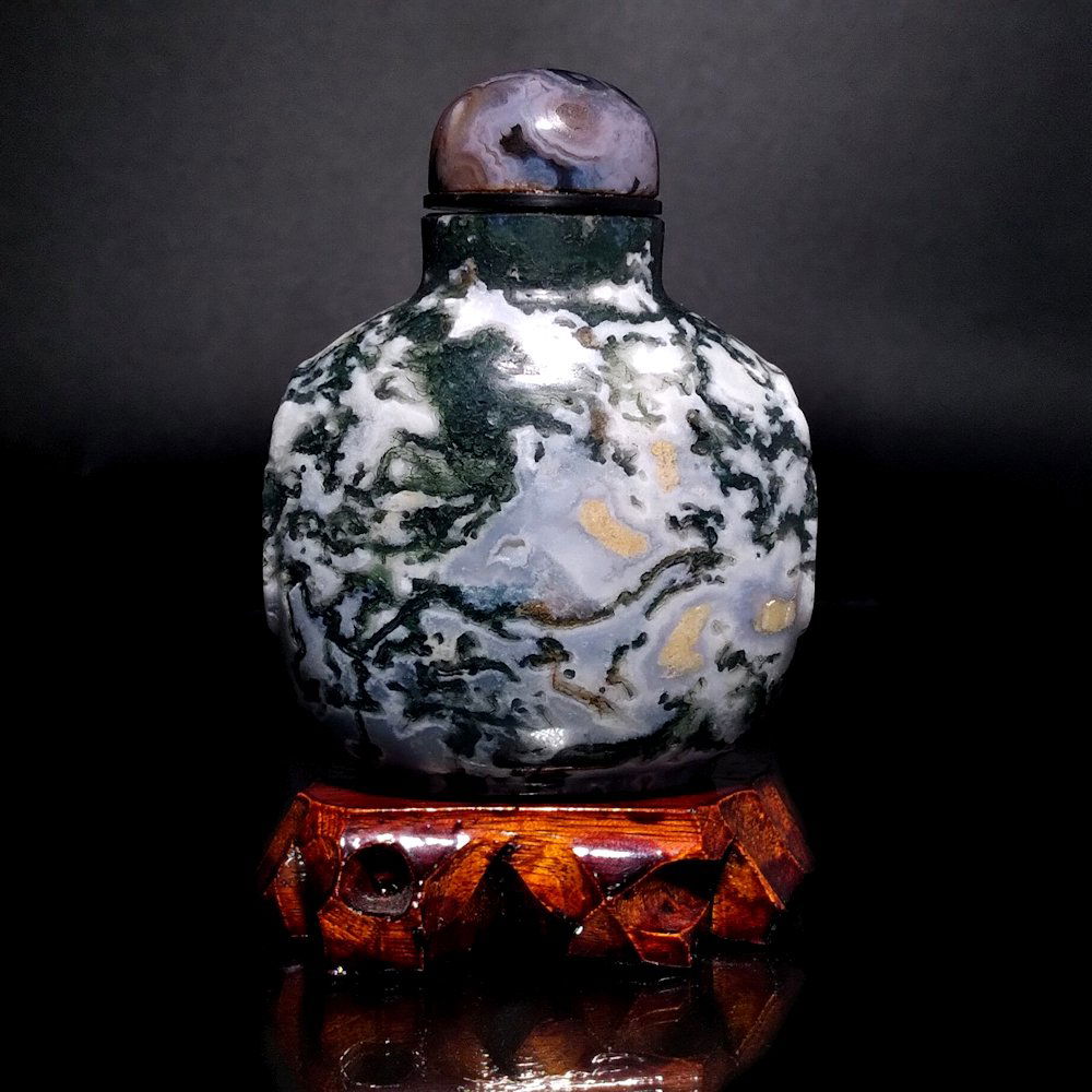 SUPERB CARVED CHINESE MOSS AGATE SNUFF BOTTLE (1 of 8)