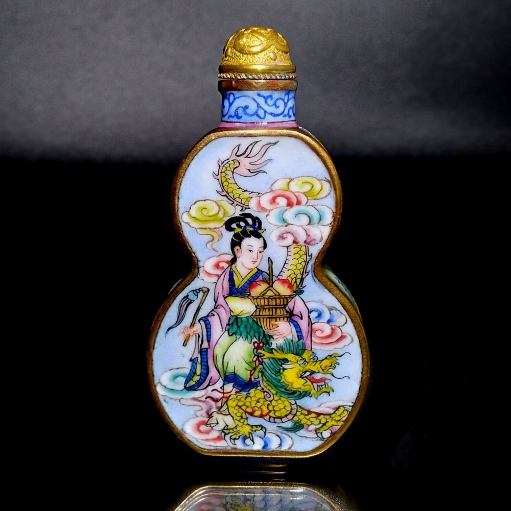 FABULOUS CHINESE ENAMEL ON COPPER SNUFF BOTTLE GUANYIN (1 of 8)