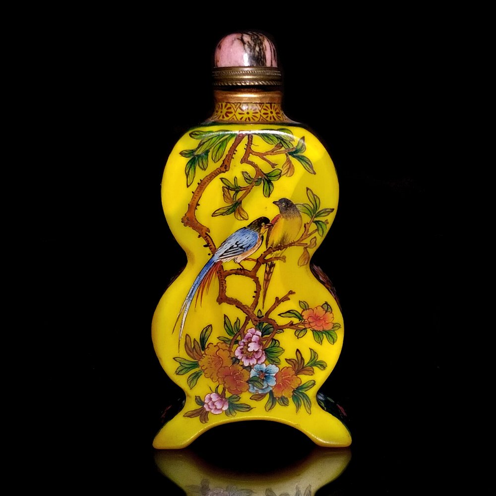 RARE AND SUPERB CHINESE ENAMEL GLASS SNUFF BOTTLE (1 of 10)