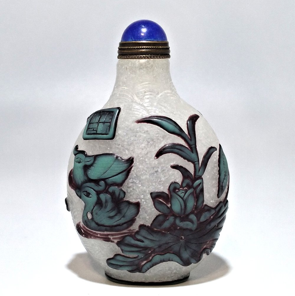 SIGNED CHINESE OVERLAY GLASS SNUFF BOTTLE QIANLONG (1 of 6)