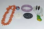 LOT 8 CHINESE JEWELRY CORAL JADEITE AGATE , CARVINGS