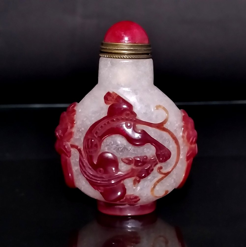 FINE PEKING GLASS SNUFF BOTTLE CHI DRAGONS (1 of 7)