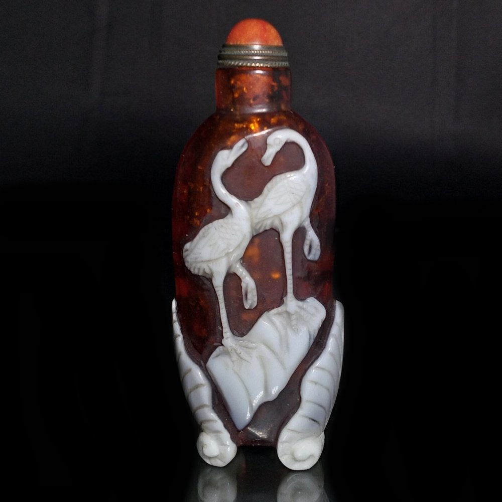 AMBER GLASS OVERLAY SNUFF BOTTLE PEACHES BAT STORKS (1 of 9)