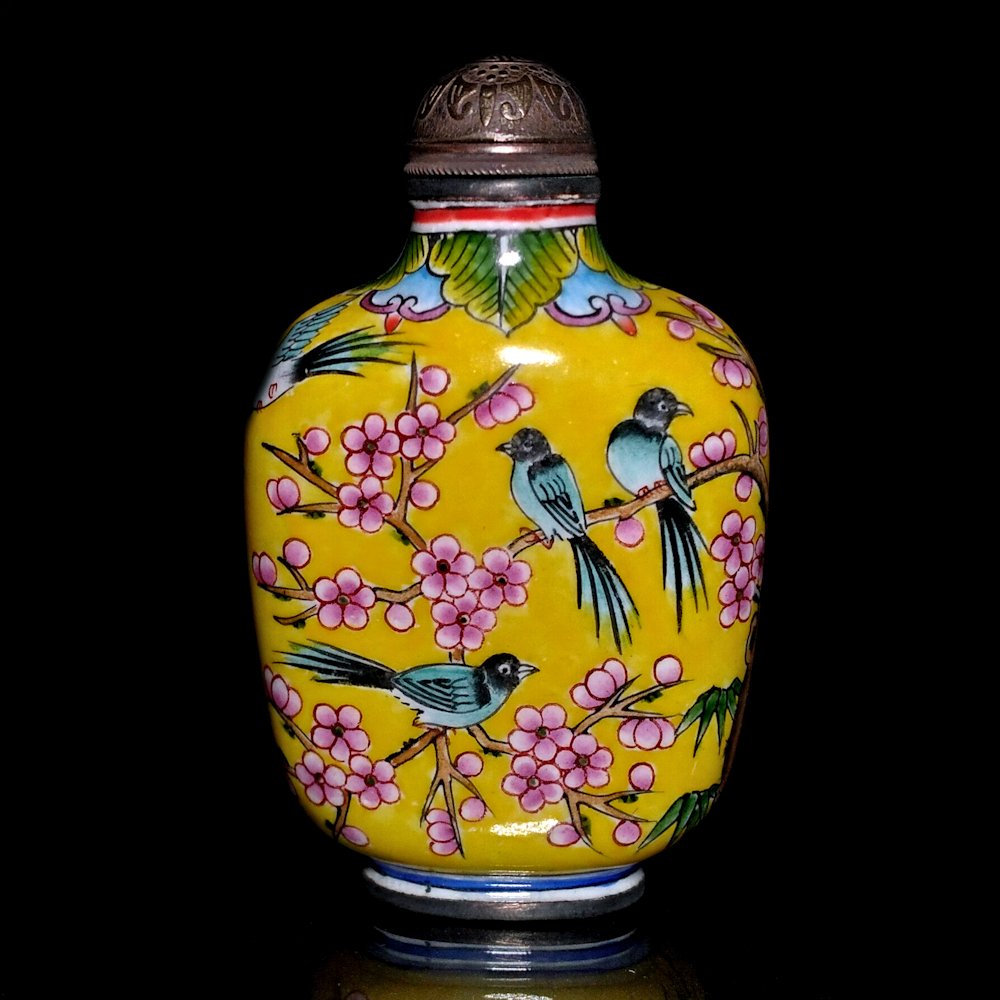 CHINESE ENAMEL ON COPPER SNUFF BOTTLE YELLOW BACKGROUN (1 of 8)