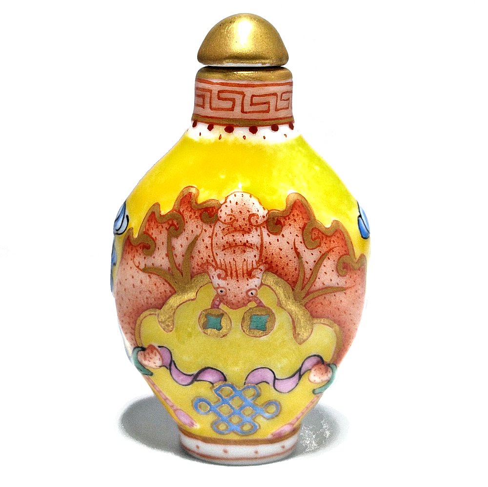 A CHINESE PORCELAIN ENAMELED SNUFF BOTTLE BAT: THE BEAUTIFUL BOTTLE MOLDED AND ENAMELED WITH BATS AND AUSPICIOUS SYMBOLS. VERY FINELY DONE. QIANLONG MARK.