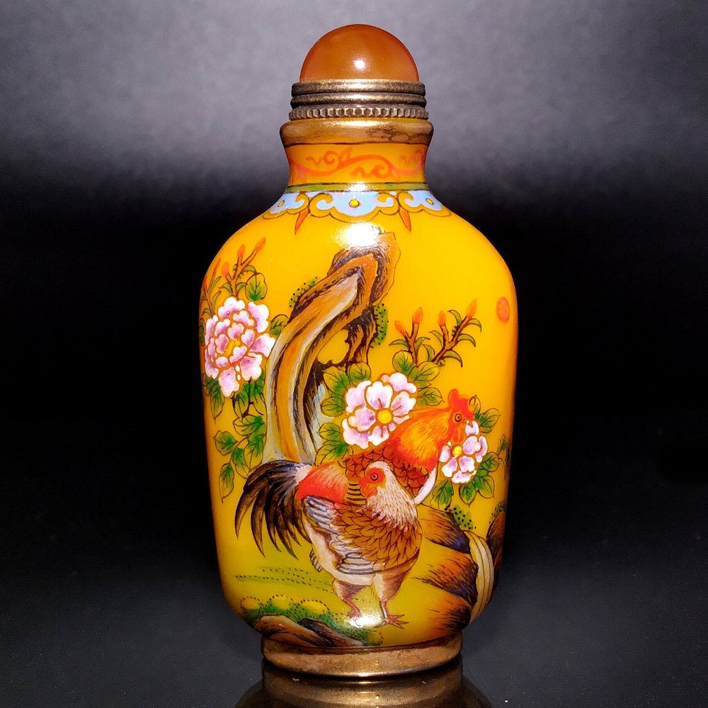 FABULOUS CHINESE ENAMEL YELLOW GLASS SNUFF BOTTLE (1 of 10)