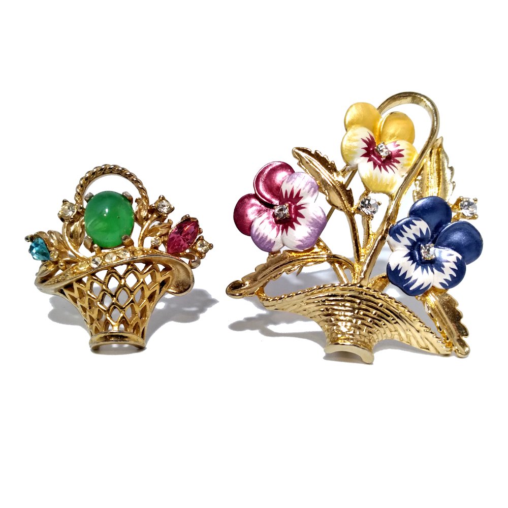 LOT 2 VINTAGE BASKET BROOCHES ONE SIGNED CORO (1 of 7)