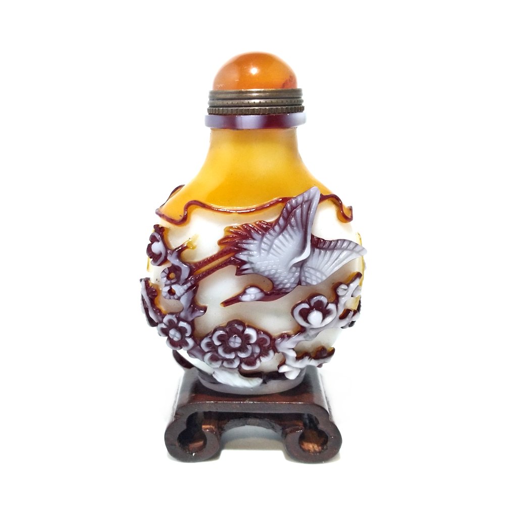 A FINE PEKING GLASS OVERLAY SNUFF BOTTLE 18-19TH C (1 of 13)
