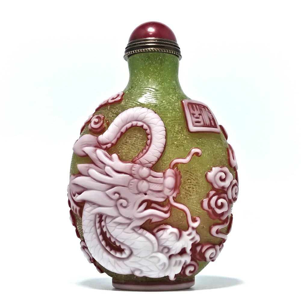 SIGNED GREAT PEKING GLASS SNUFF BOTTLE FIERCE DRAGON (1 of 6)