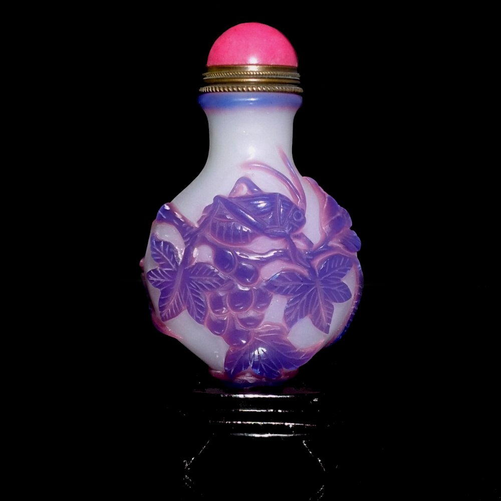 RARE COLORS CHINESE TRIPLE GLASS OVERLAY SNUFF BOTTLE (1 of 9)