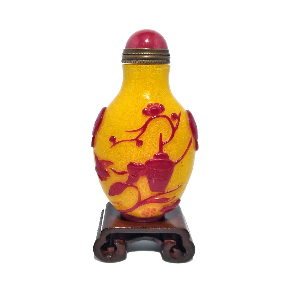 VERY RARE CHINESE YELLOW GLASS OVERLAY SNUFF BOTTLE CAT (1 of 11)