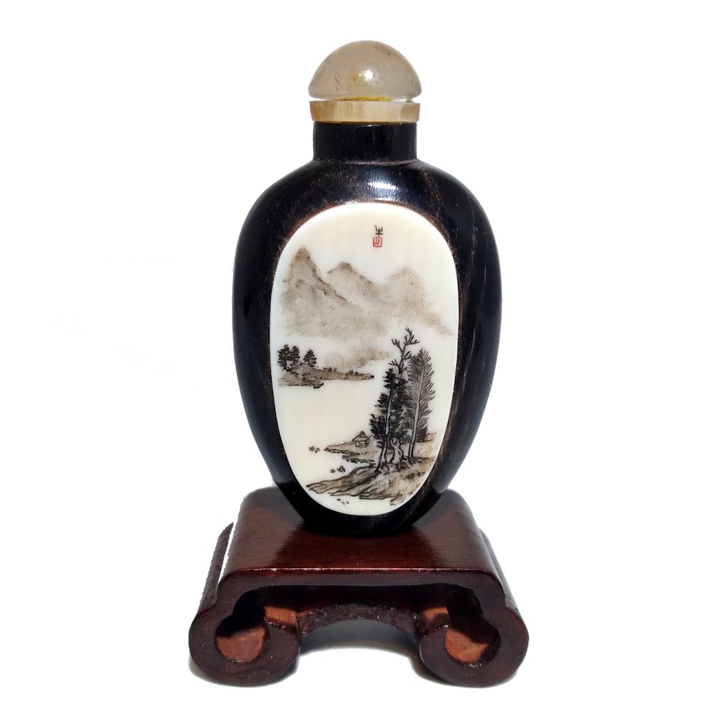 A FINE CHINESE SNUFF BOTTLE SIGNED (1 of 9)