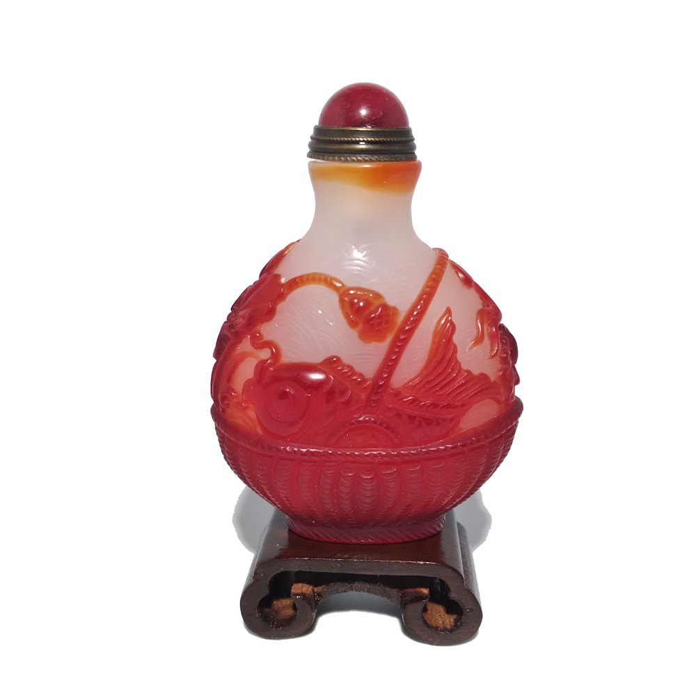 A SUPERB CHINESE RED OVERLAY SNUFF BOTTLE BASKET  KOI LOTUS (1 of 10)