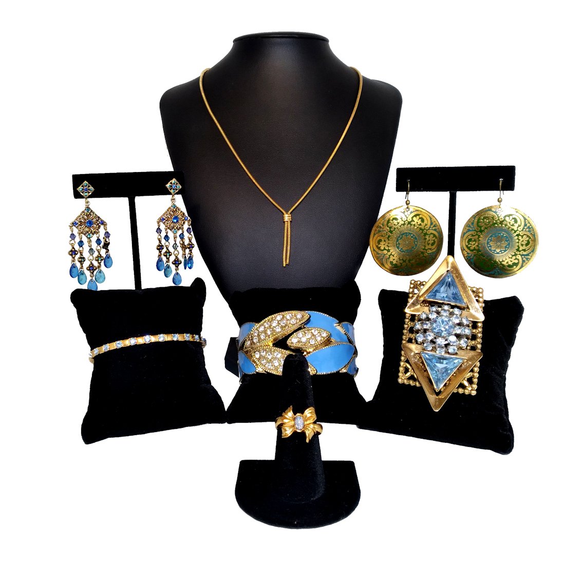 WONDERFUL COSTUME JEWELRY LOT AVON + MUCH MORE (1 of 5)