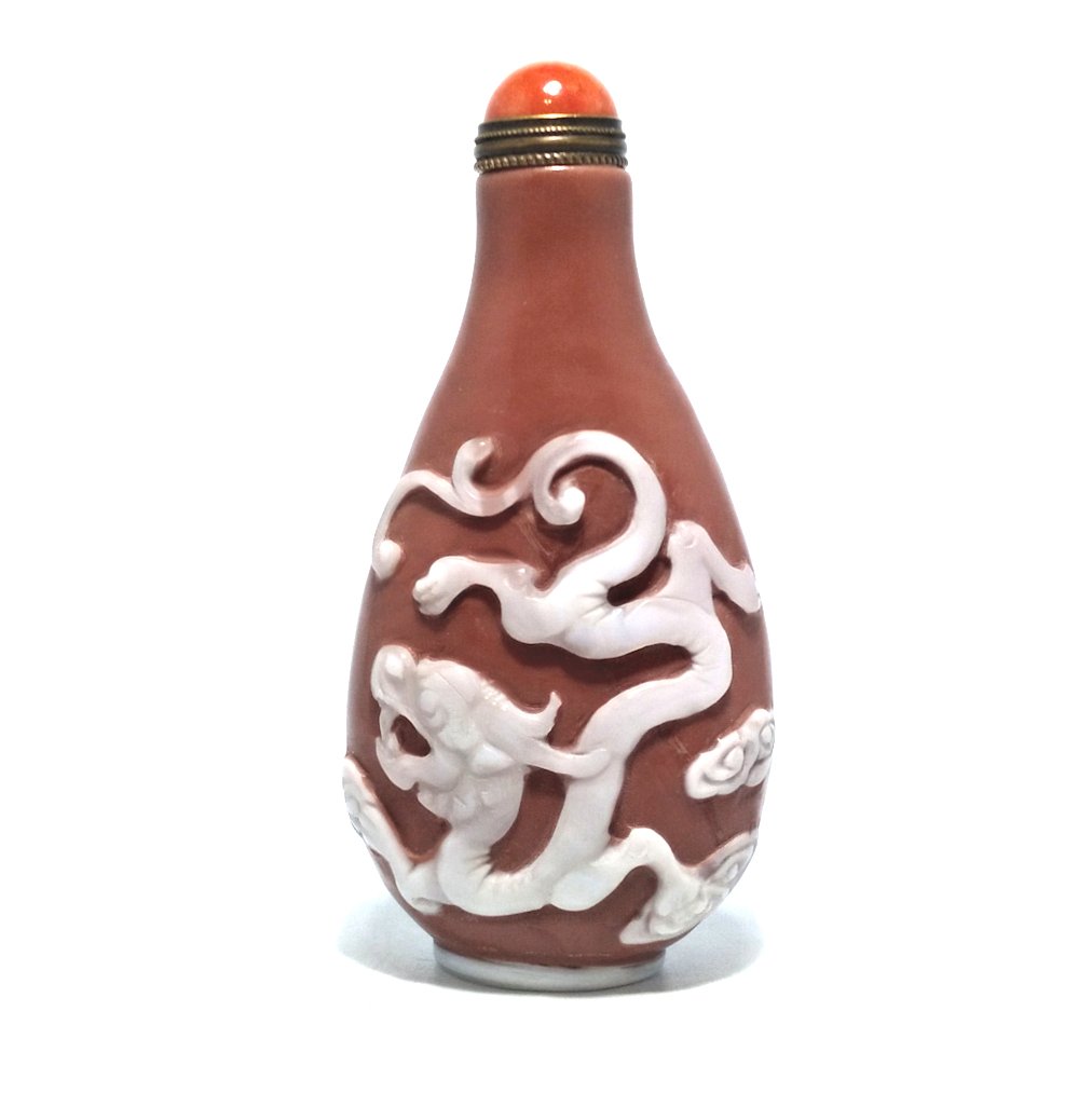 PEKING GLASS SNUFF BOTTLE DRAGONS RARE COLORS (1 of 8)