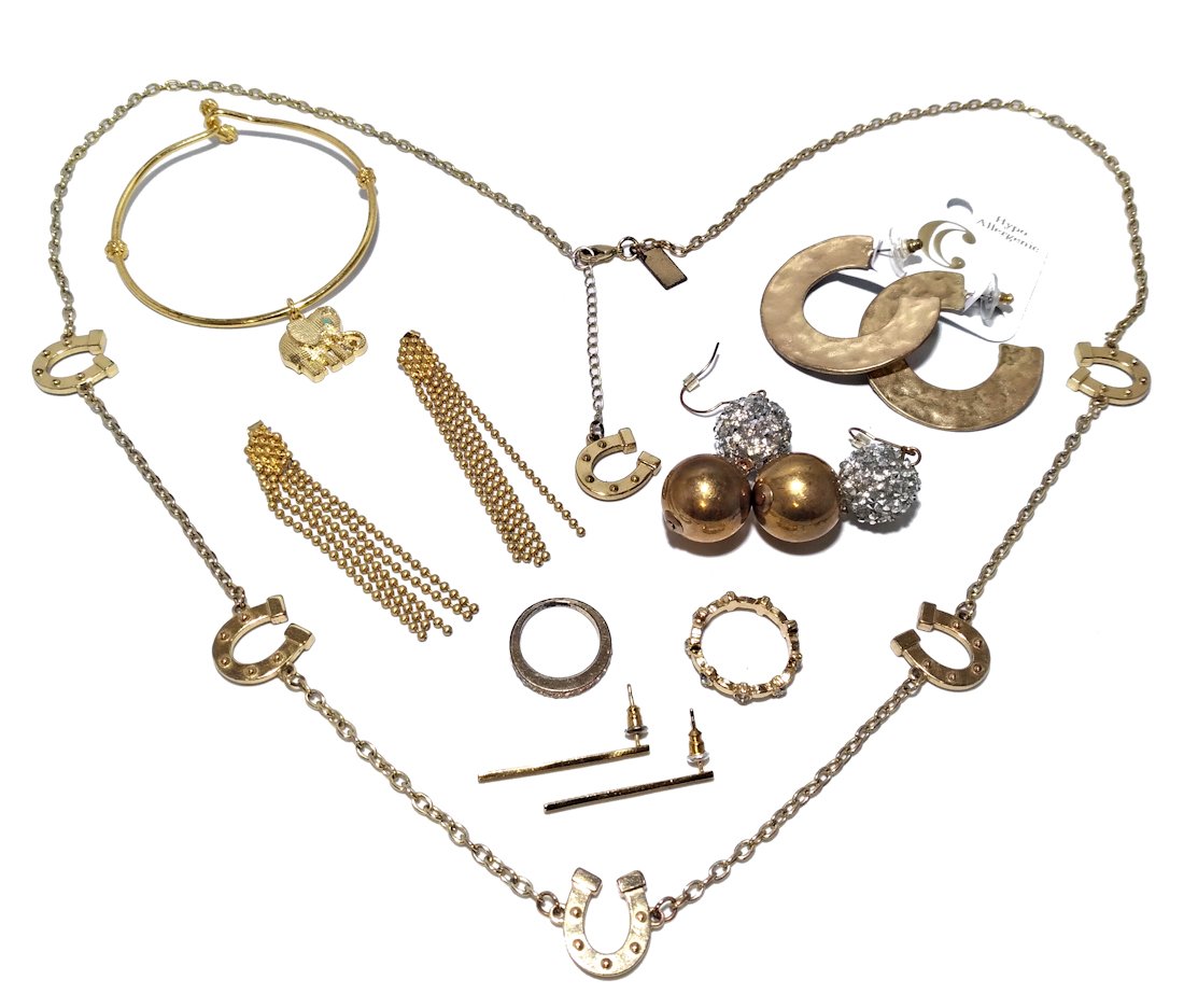 A BEAUTIFUL COSTUME JEWELRY LOT NECKLACE+BRACELET BY XX LILLY + MORE: The beautiful gold tone lot containing a necklace and a bracelet by XX LILLY , 2 rings and 4 pairs of earrings. Size: Necklace - 34", Bracelet - 2.25", Rings - 6 and 8. We combine shipping.