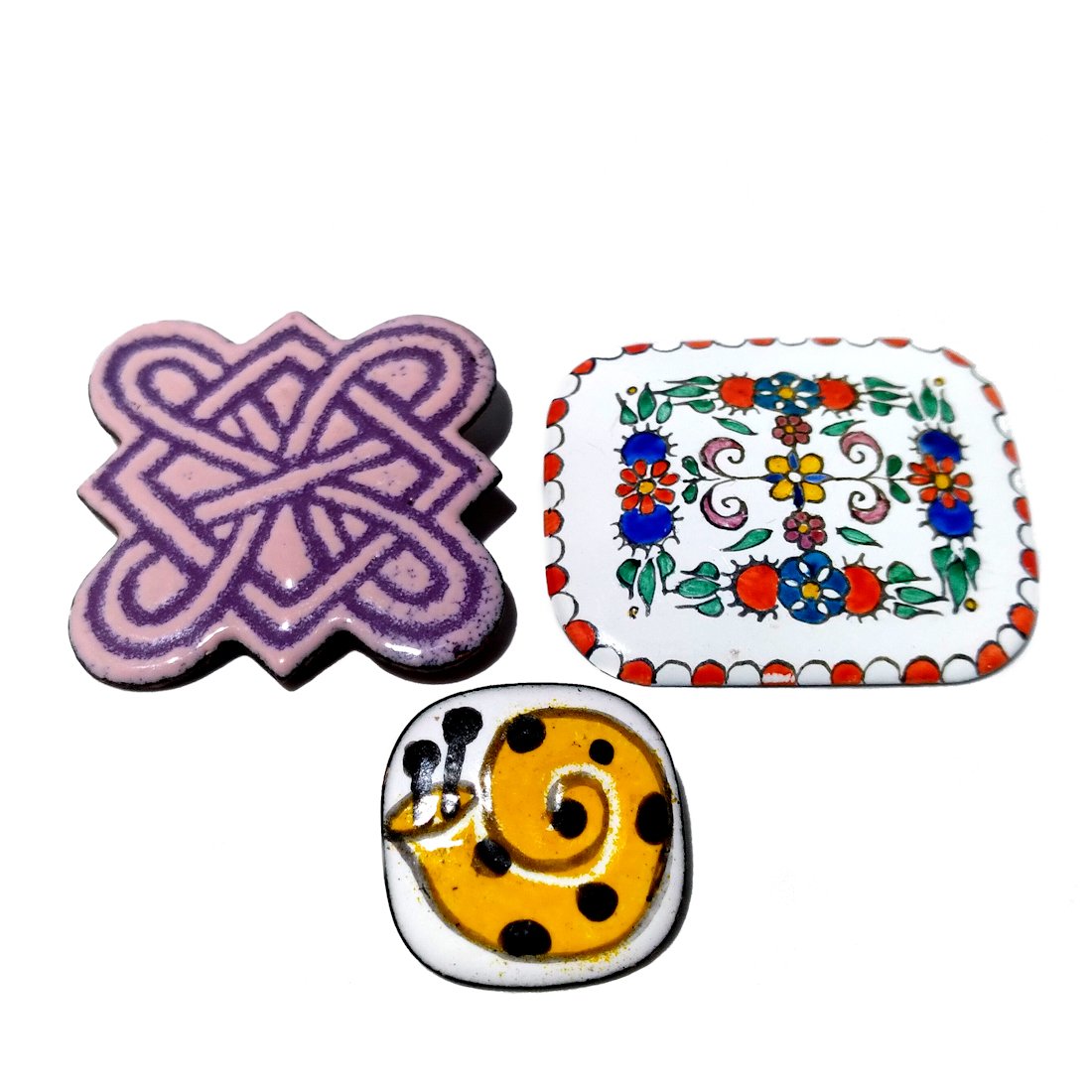 3 VINTAGE BROOCHES ENAMEL ON COPPER: WE COMBINE SHIPPING. HAVE A LOOK AT OUR OTHER JEWELRY LOTS.