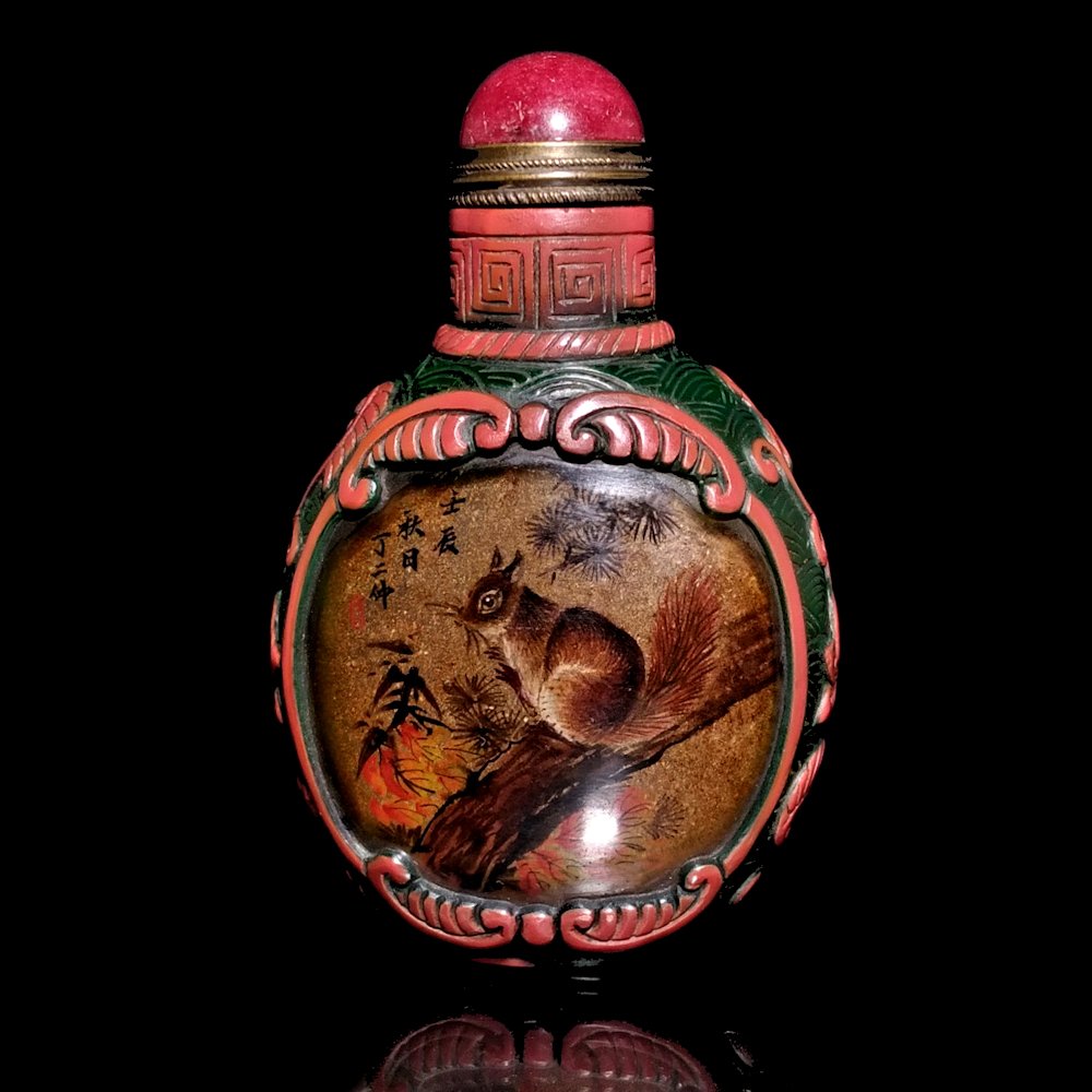 A WONDERFUL INSIDE PAINTED OVERLAY GLASS SNUFF BOTTLE (1 of 8)