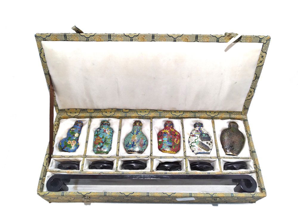RARE BOXED SET 6 ANTIQUE CHINESE CLOISONNE SNUFF BOTTLES (1 of 10)