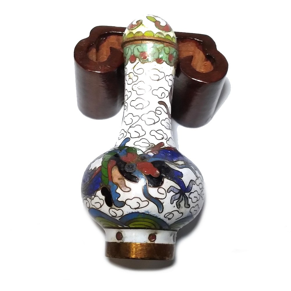 CHINESE CLOISONNE SNUFF BOTTLE IMPERIAL DRAGON: THE STUNNING BOTTLE FEATURES A BLUE 5 CLAWED IMPERIAL DRAGON, ON A WHITE BACKGROUND. THE BOTTLE IS 2.4 INCHES TALL. PROVENANCE: PRIVATE FLORIDA COLLECTOR.