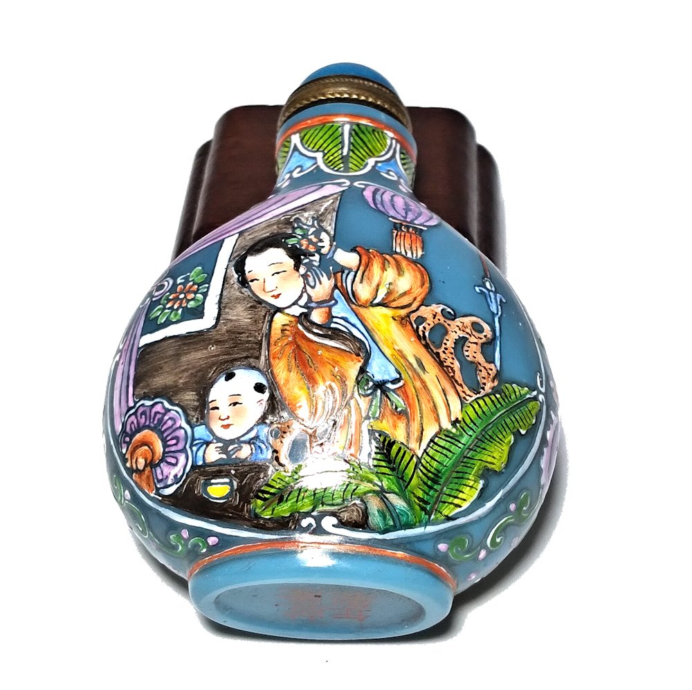 FINE ENAMEL BLUE GLASS PEKING SNUFF BOTTLE QIANLONG (1 of 8)