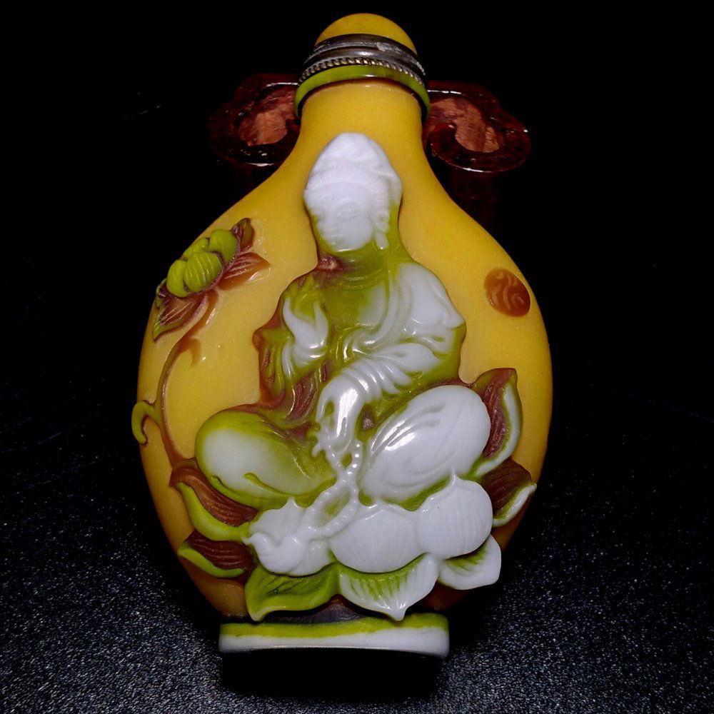 GREAT CHINESE YELLOW PEKING GLASS SNUFF BOTTLE GUANYIN (1 of 8)