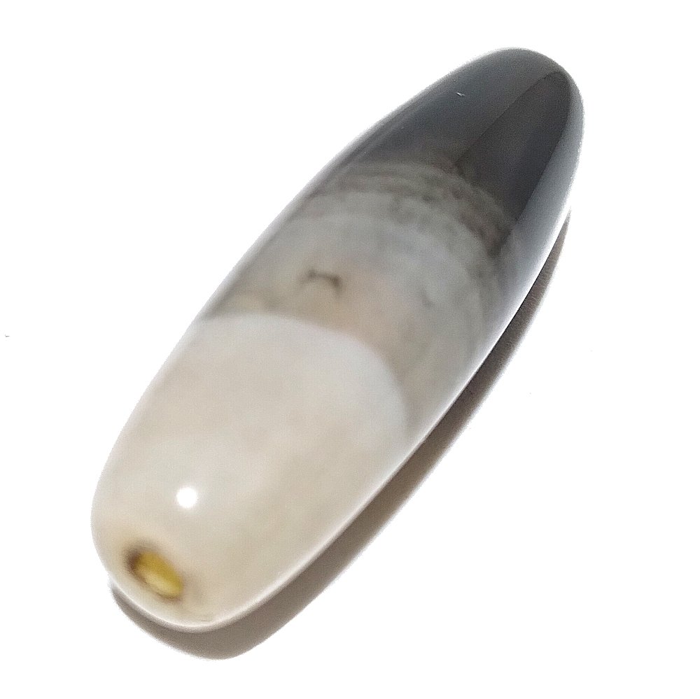 A RARE AGATE TIBETAN DZI BEAD THREE COLOR BANDS (1 of 4)