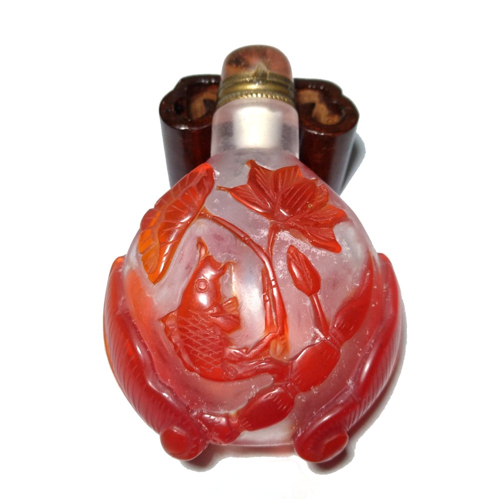 SNUFF BOTTLE RED PEKING GLASS OVERLAY KOI FISH LOTUS (1 of 9)