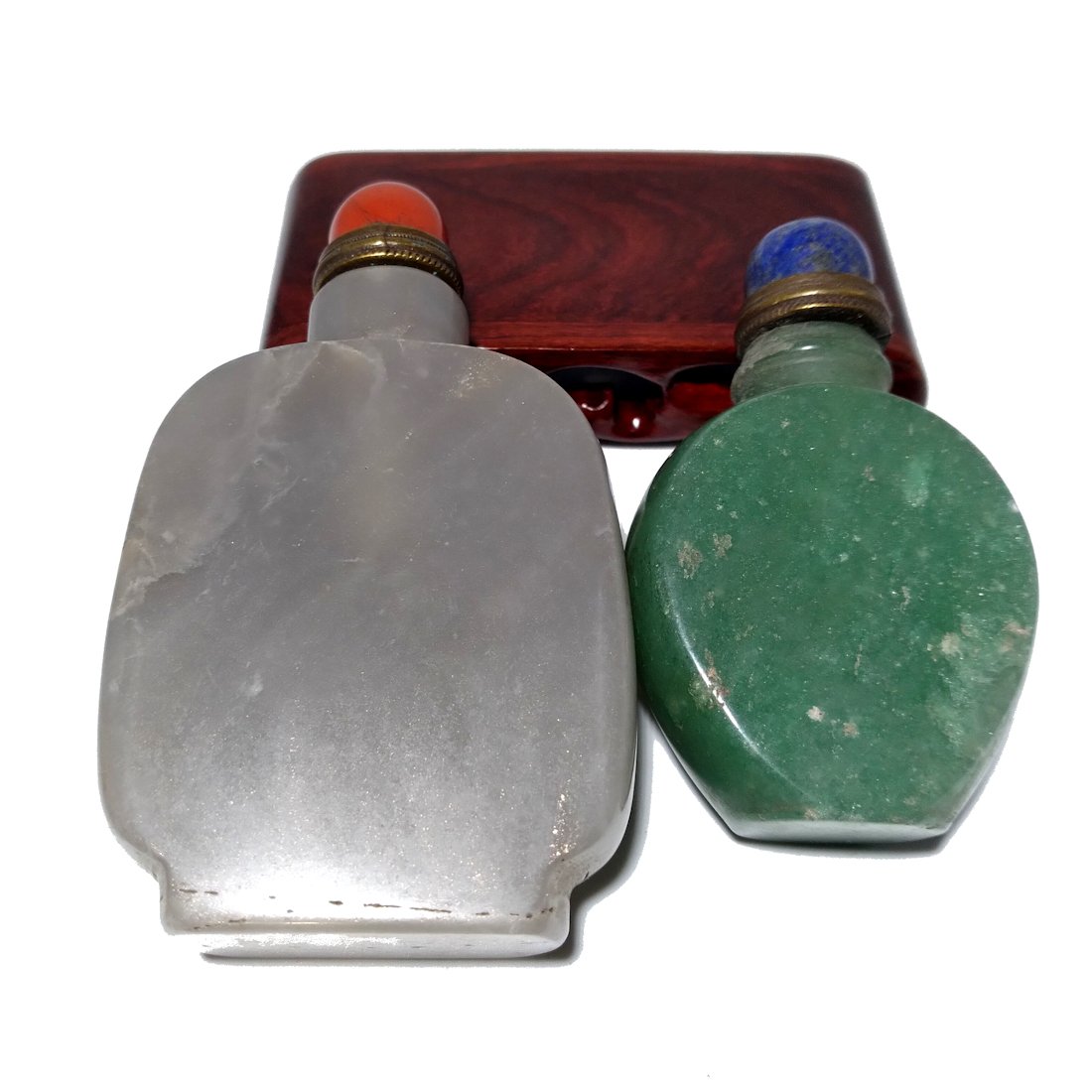 TWO CHINESE SNUFF BOTTLES AGATE SERPENTINE JASPER LAPIS (1 of 7)