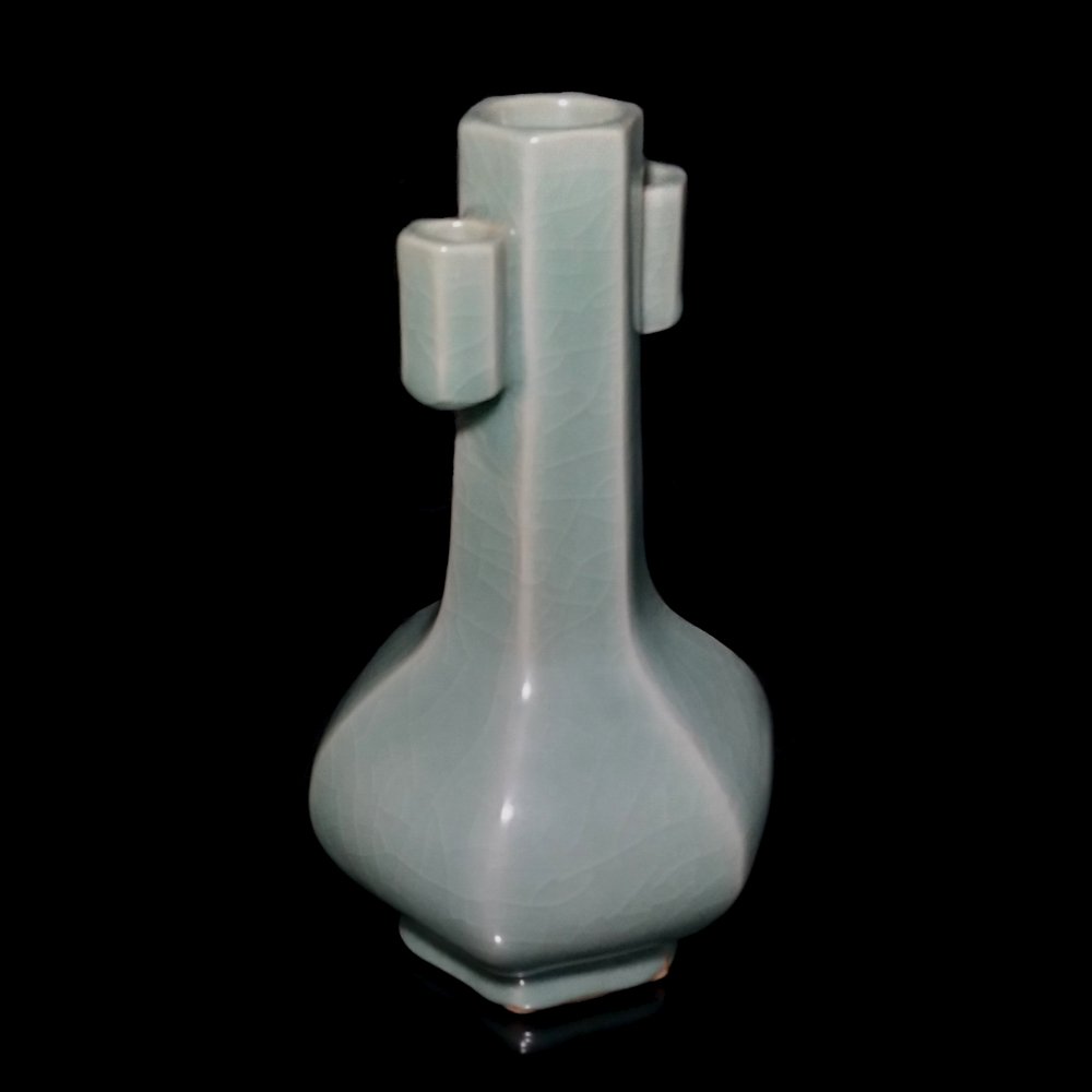 CHINESE CELADON LONGQUAN VASE 6 SIDED BOTTLE (1 of 6)