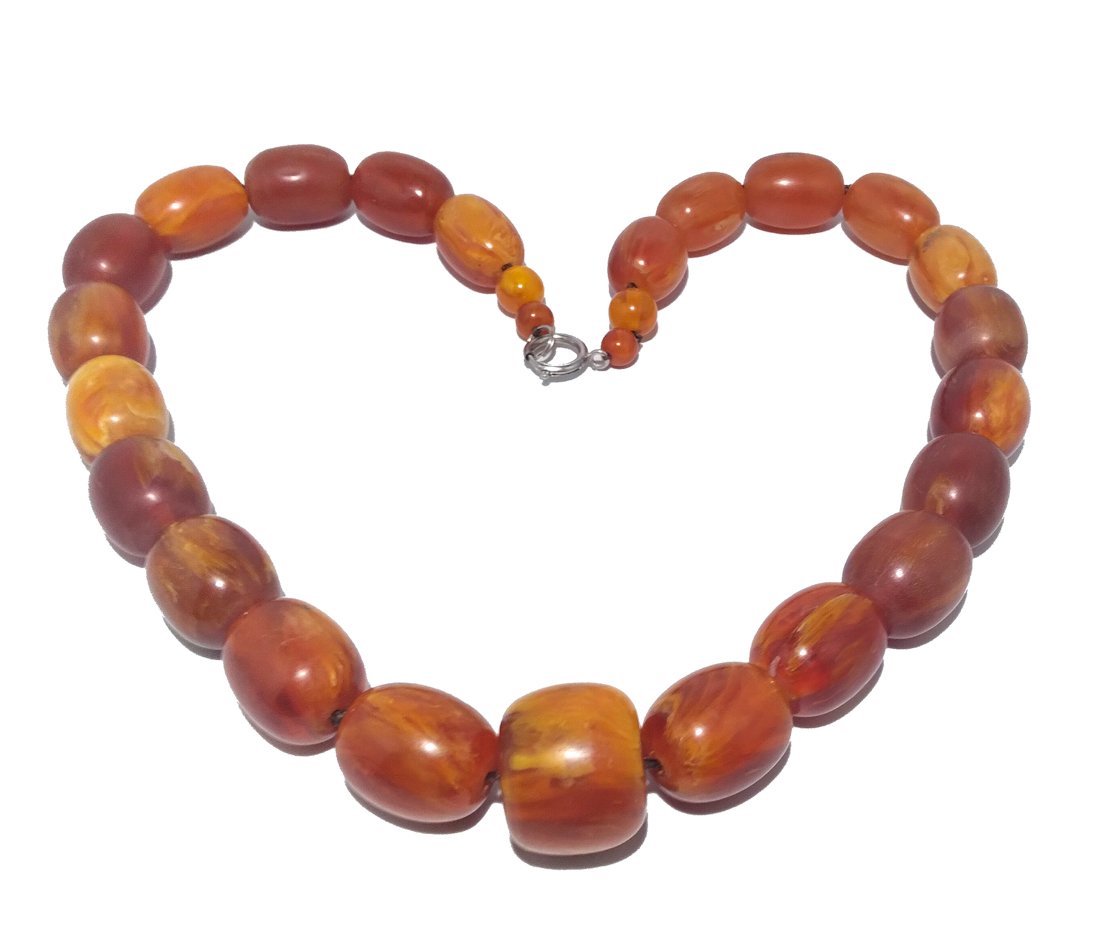 A MASSIVE VINTAGE TIBETAN BUTTERSCOTCH RESIN NECKLACE HUGE BEADS (1 of 3)