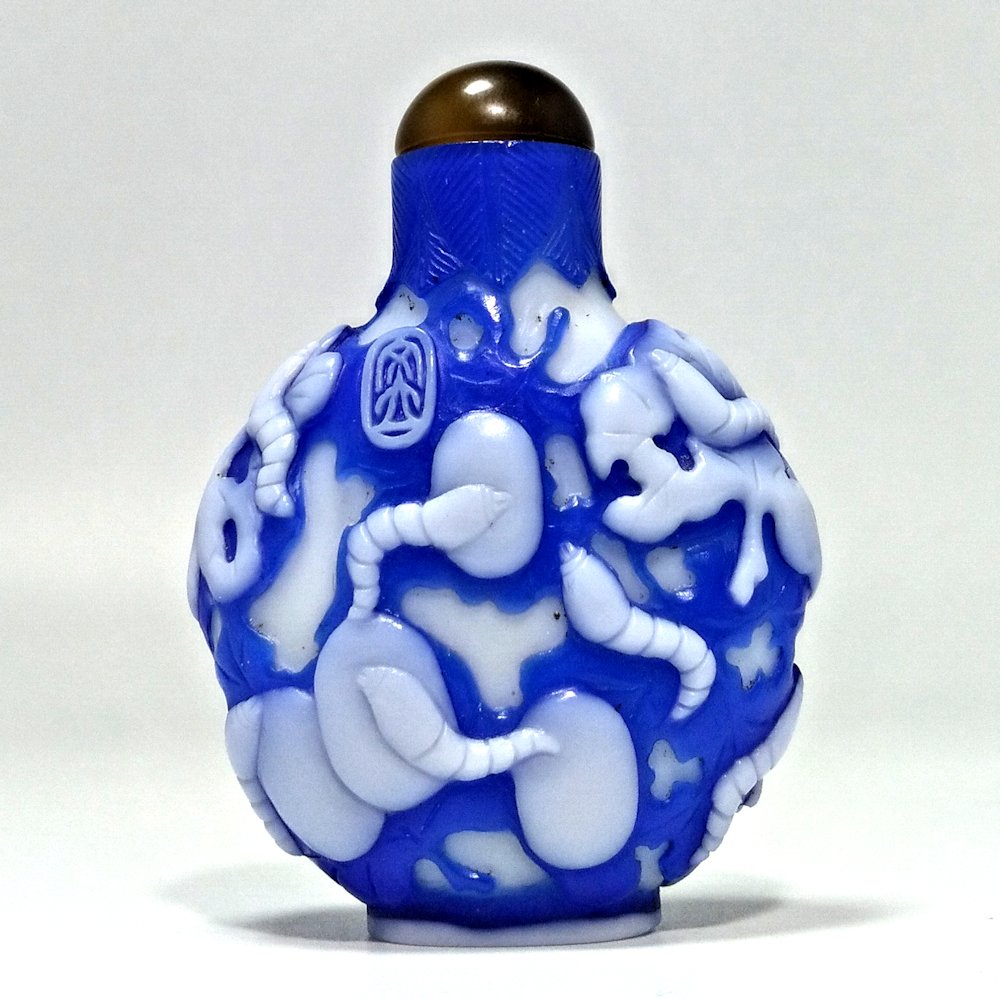 SIGNED RARE SNUFF BOTTLE GLASS OVERLAY SILK WORM 19C (1 of 7)