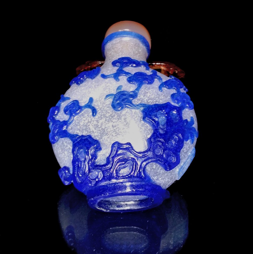 VERY FINE SIGNED CHINESE OVERLAY SNUFF BOTTLE 18-19C FLORA BUTTERFLY (1 of 7)