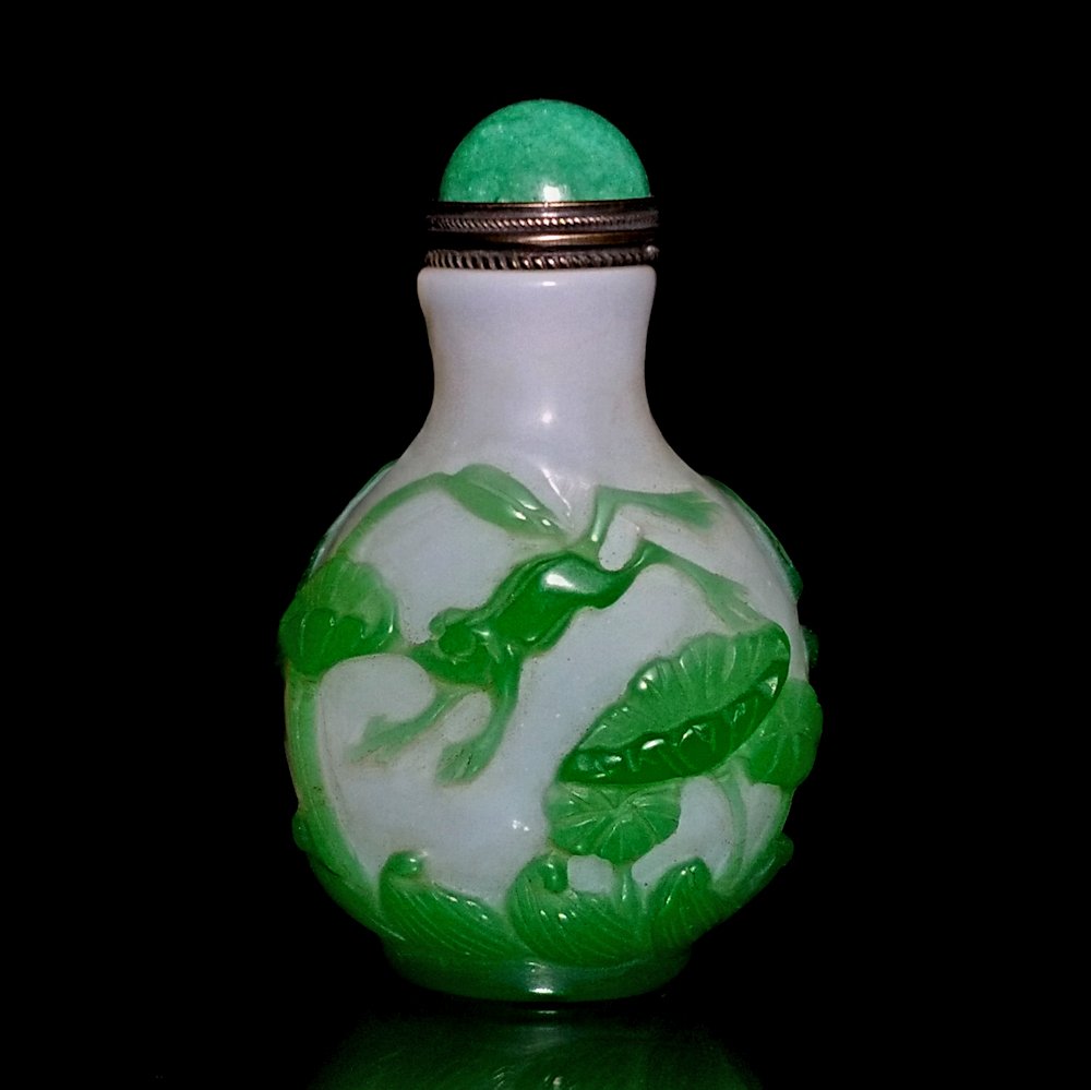 BEAUTIFUL MINIATURE CHINESE GLASS SNUFF BOTTLE FROGS (1 of 8)