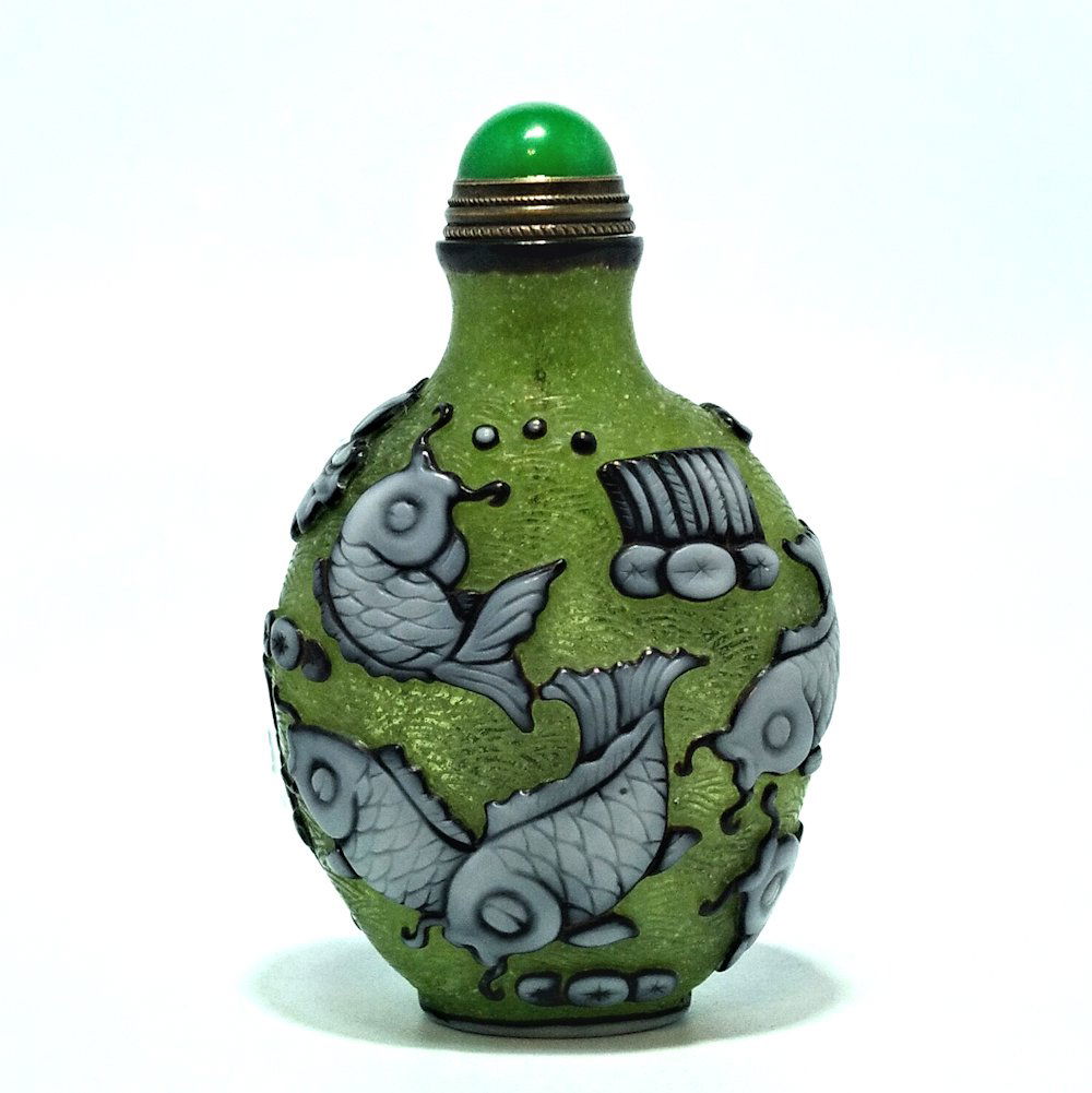 FINE PEKING GLASS SNUFF BOTTLE 3 COLORS CARP LOTUS (1 of 6)