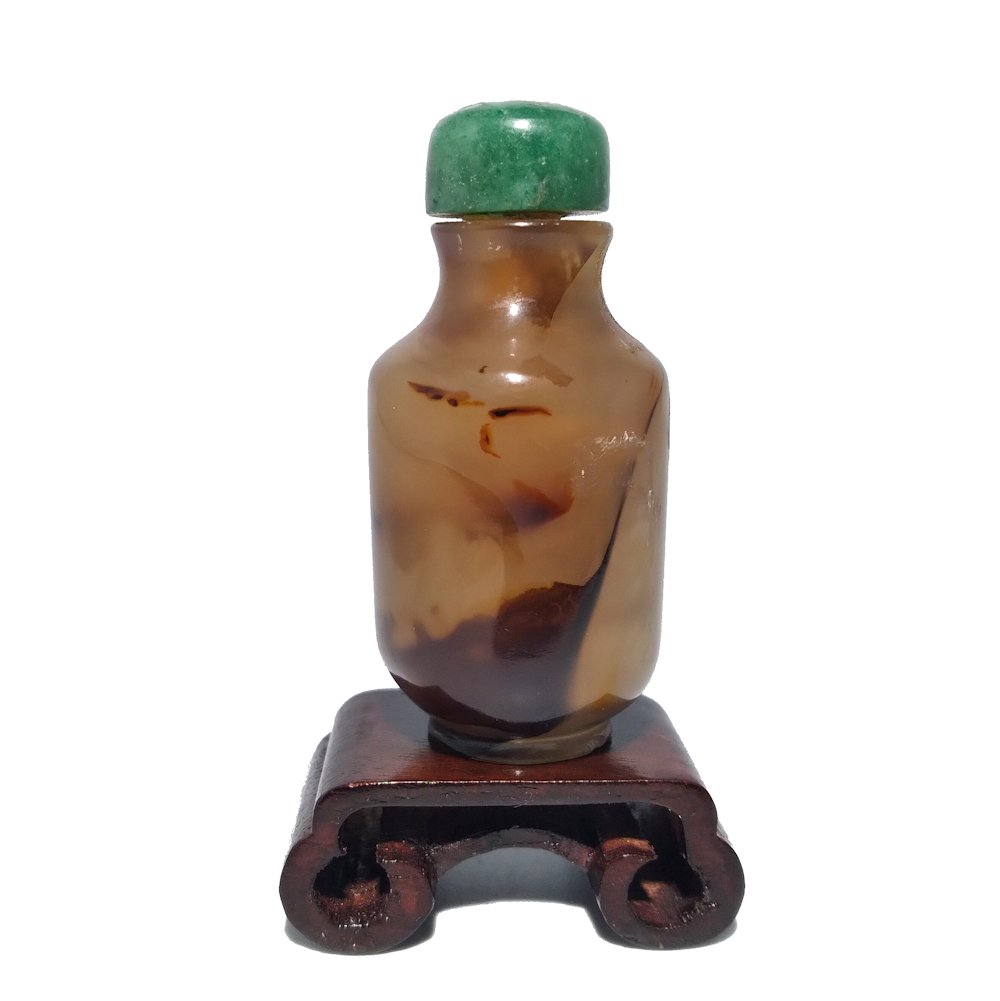 A FINE CHINESE MINIATURE CHINESE AGATE SNUFF BOTTLE 18-19 C (1 of 6)