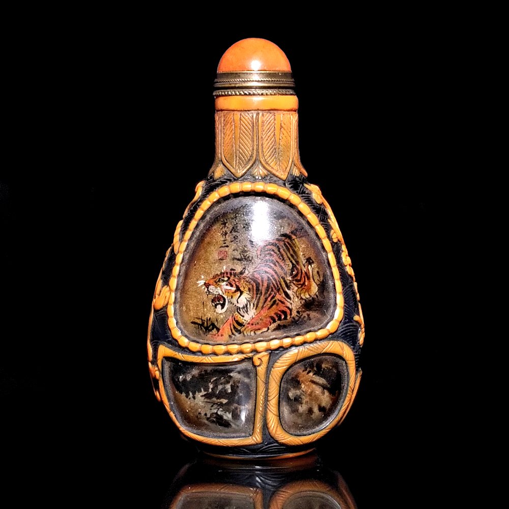 CHINESE PEKING  GLASS INSIDE PAINTED SNUFF BOTTLE TIGER (1 of 10)