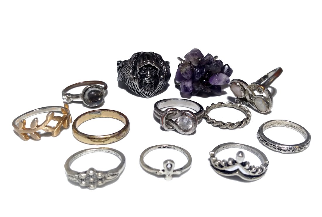 BEAUTIFUL LOT OF 12 RINGS COSTUME JEWELRY (1 of 3)