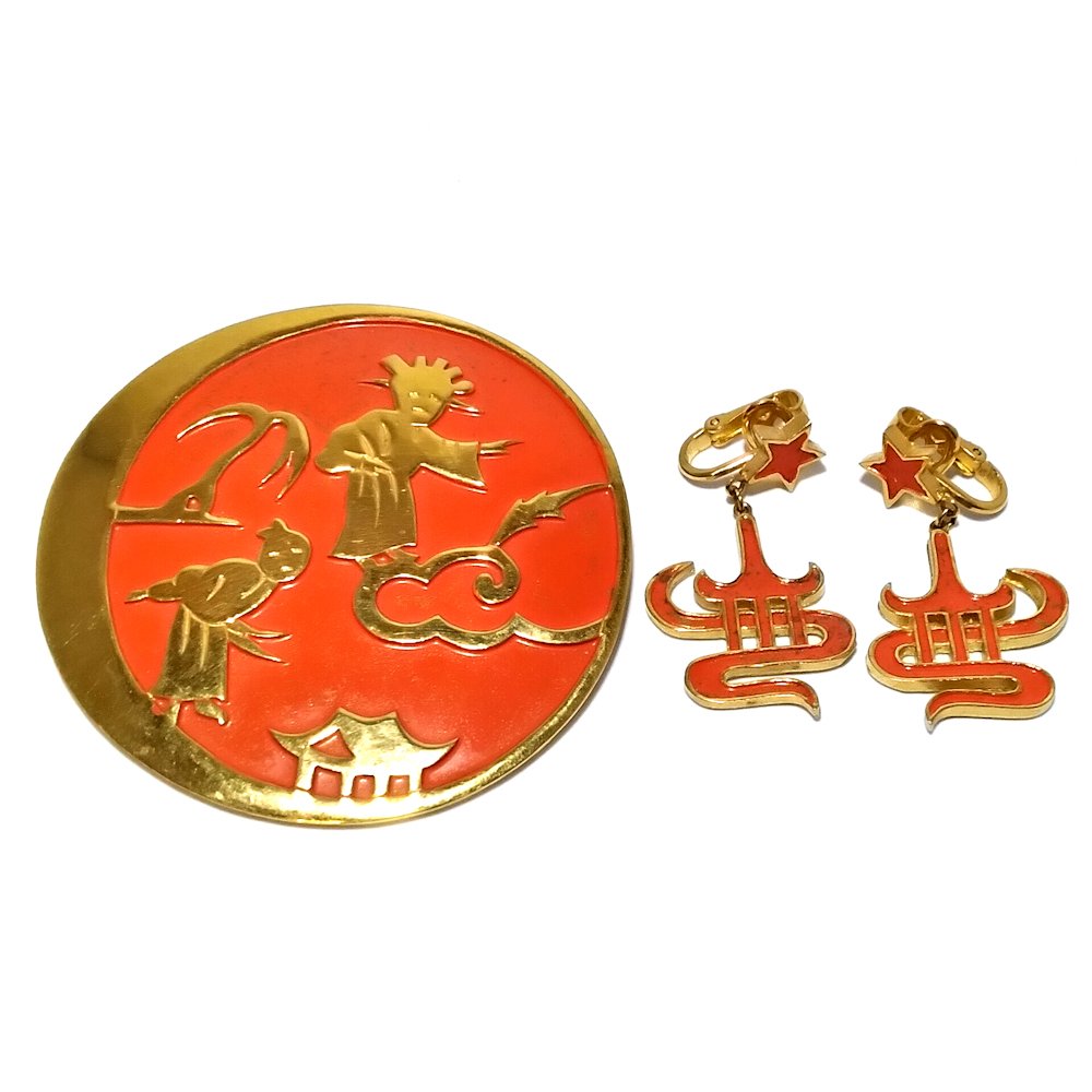 TRIFARI CROWN GOLD ASIAN MOTIF DEMI PARURE (1 of 4)