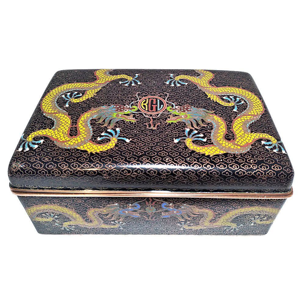 CHINESE IMPERIAL DRAGON CLOISONNE BOX 19TH CENTURY: THE BRONZE CLOISONNE BOX IS SO FINELY DETAILED FEATURING YELLOW IMPERIAL DRAGONS. IT ALSO HAS THE FINE FINISH ON THE BOTTOM WHICH IS SEEN IN CLOISONNE PIECES FROM THE 18TH AND 19TH CENTURY. THE BOX IS