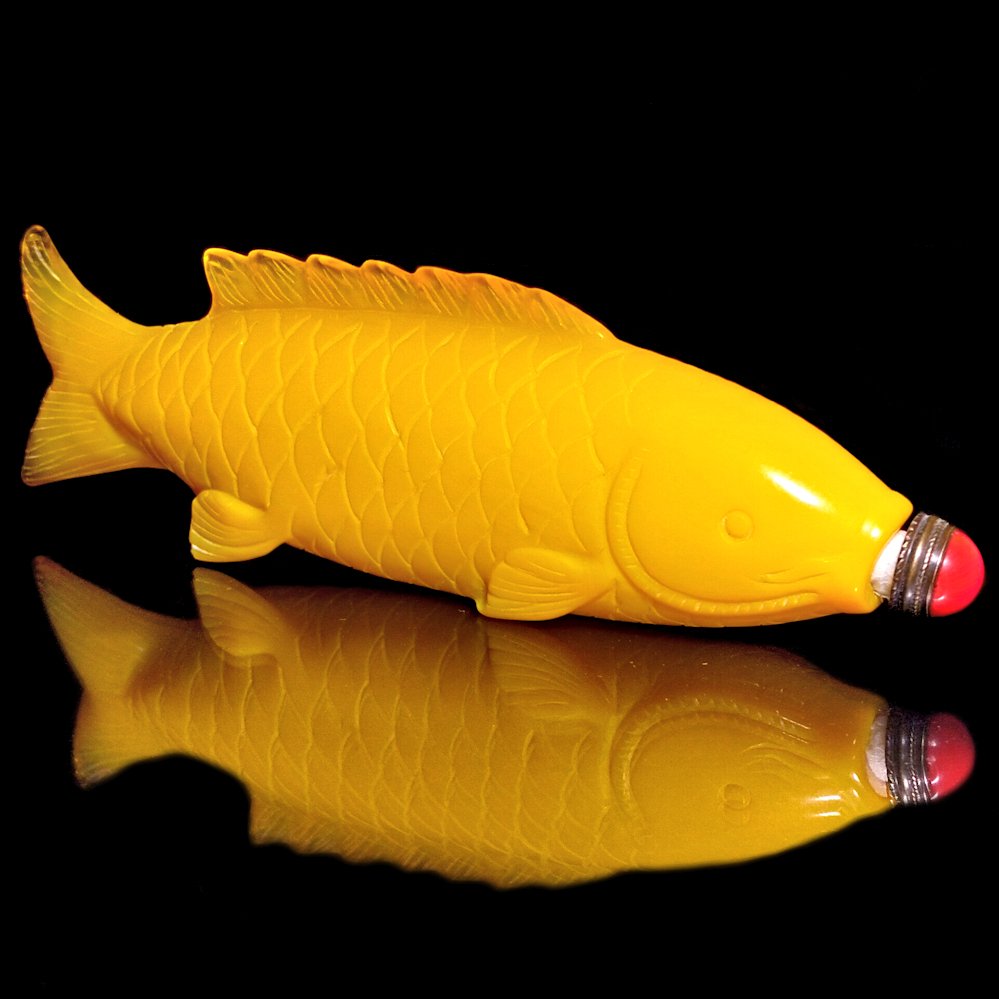 FIGURAL CHINESE PEKING GLASS SNUFF BOTTLE KOI FISH (1 of 5)