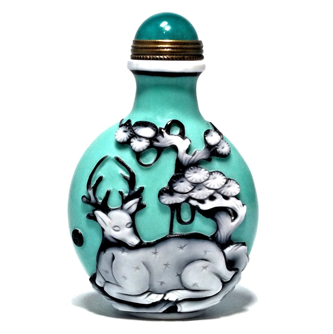 SIGNED PEKING GLASS SNUFF BOTTLE DEER PINE QIANLONG: THE BEAUTIFULLY CARVED SIGNED BOTTLE IN THREE LAYERS OF HARMONIOUS COLORS, FEATURING DEER ON BOTH SIDES AND BEARING A QIANLONG MARK. THE BOTTLE IS 2.8 INCHES TALL. PROVENANCE: PRIVATE FLORIDA COLLECTI