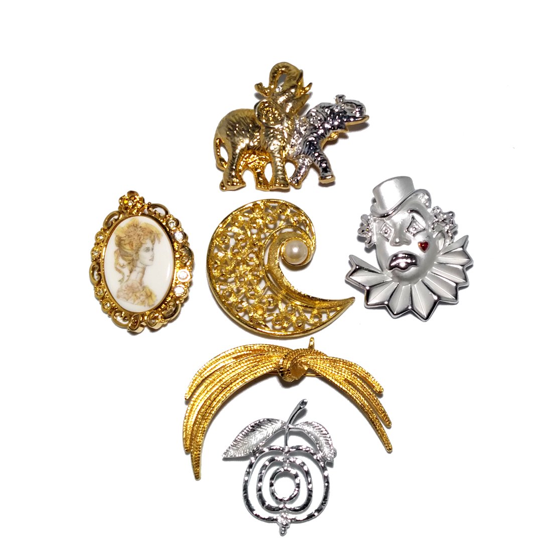 VINTAGE COSTUME JEWELRY LOT 6 BROOCHES INCL. SARAH COVE MONET AJC: THE VINTAGE LOT INCLUDES 6 BROOCHES, SOME SIGNED. THEY MEASURE BETWEEN 1.5-2.75 INCHES IN LENGTH. WE COMBINE SHIPPING AS MUCH AS POSSIBLE. HAVE A LOOK AT OUR MANY JEWELRY LOT. WE ADD NEW LOTS DAILY, T
