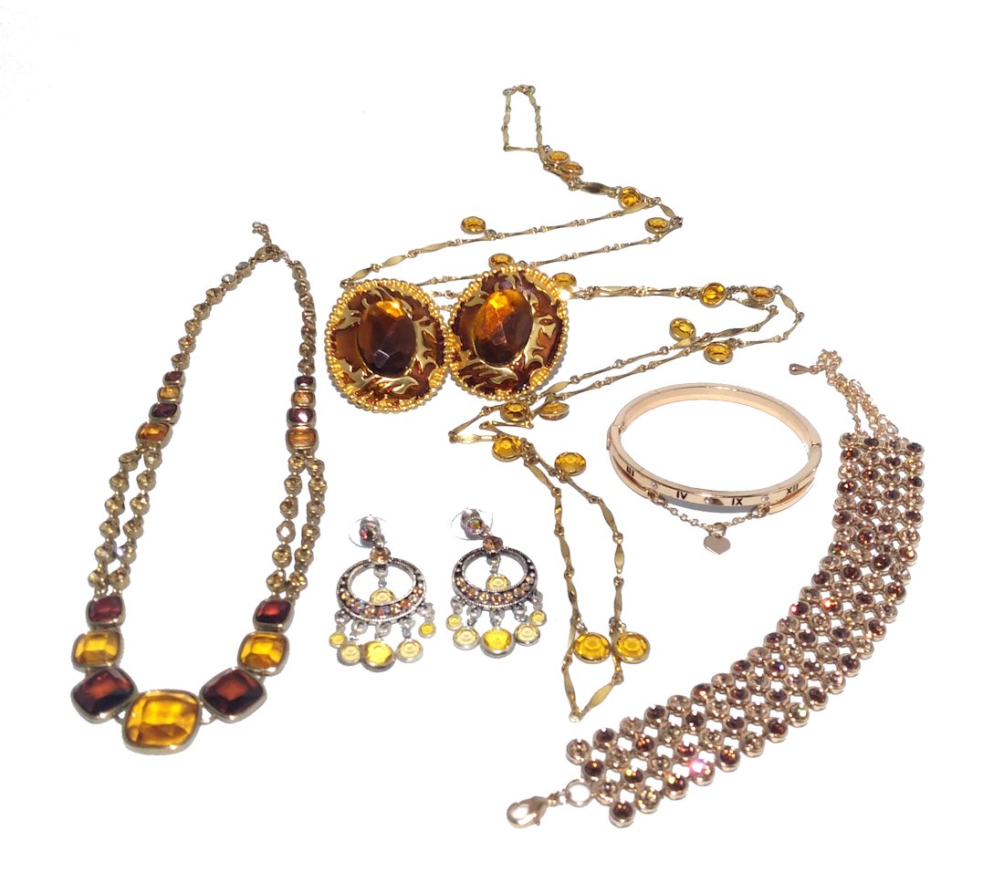 GORGEOUS VINTAGE COSTUME JEWELRY TOPAZ COLOR 6 PIECES (1 of 3)