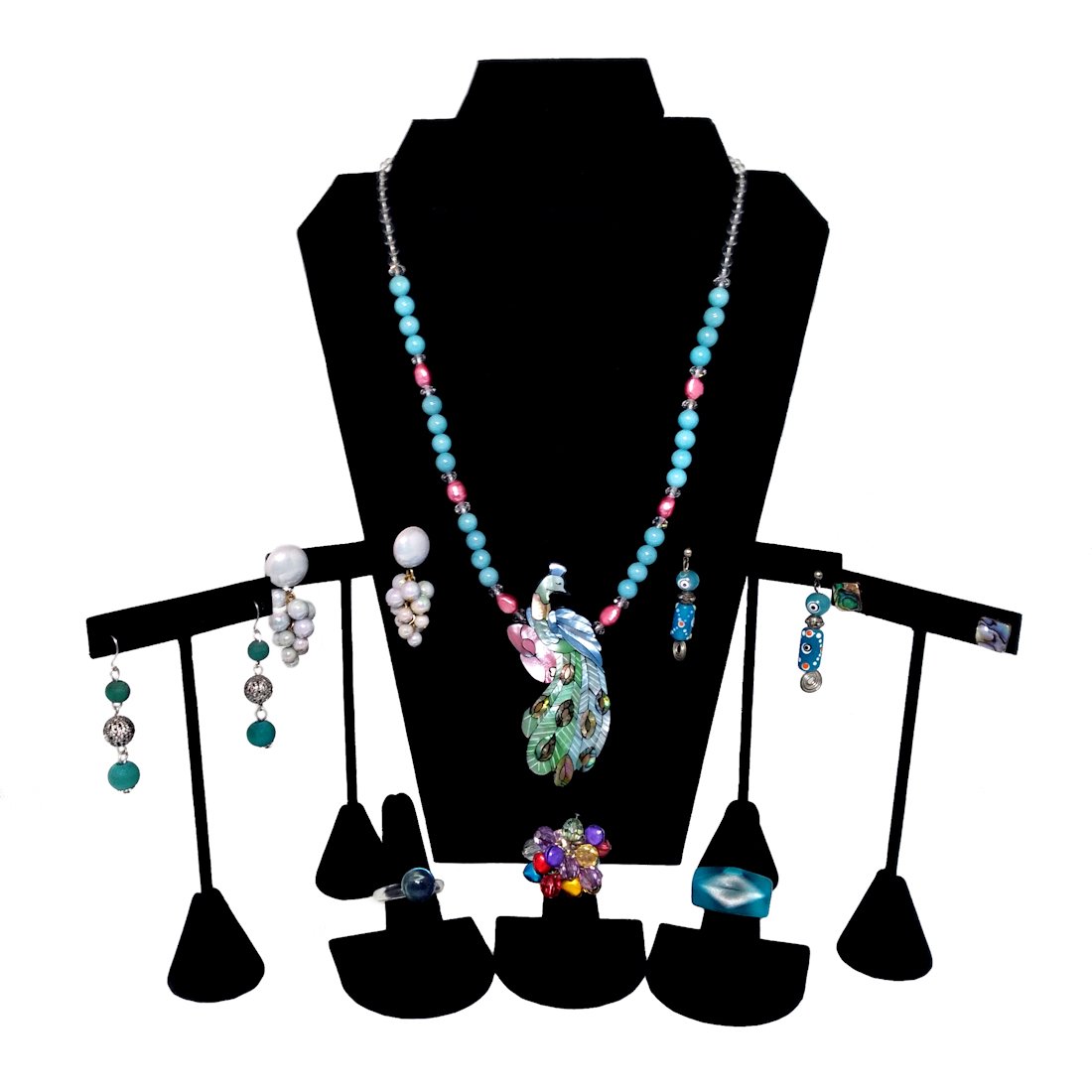 A FABULOUS PEACOCK NECKLACE BY LEE SANDS + MUCH MORE (1 of 3)